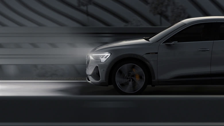 File:Audi TT 8S Matrix-LED-Scheinwerfer Abblendlicht LED